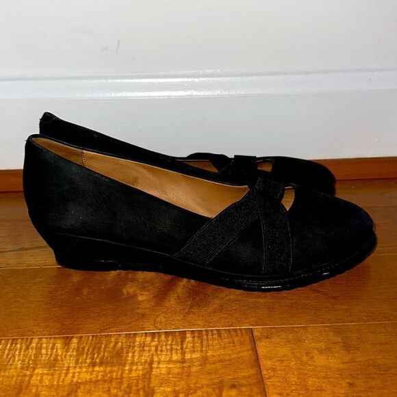 Gentle Souls Newman Black Nubuck Low Wedge Slip-On Loafers Sz 7.5 - Picture 2 of 9